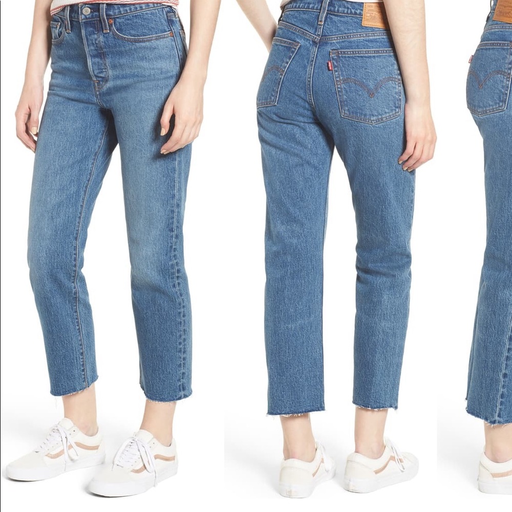 Levi’s Wedgie Raw Hem High Waist Straight Jean